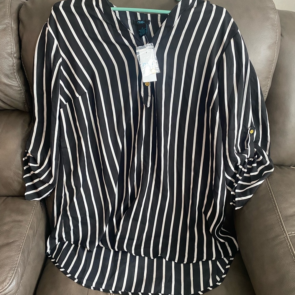 Chic Striped Blouse in Black and White